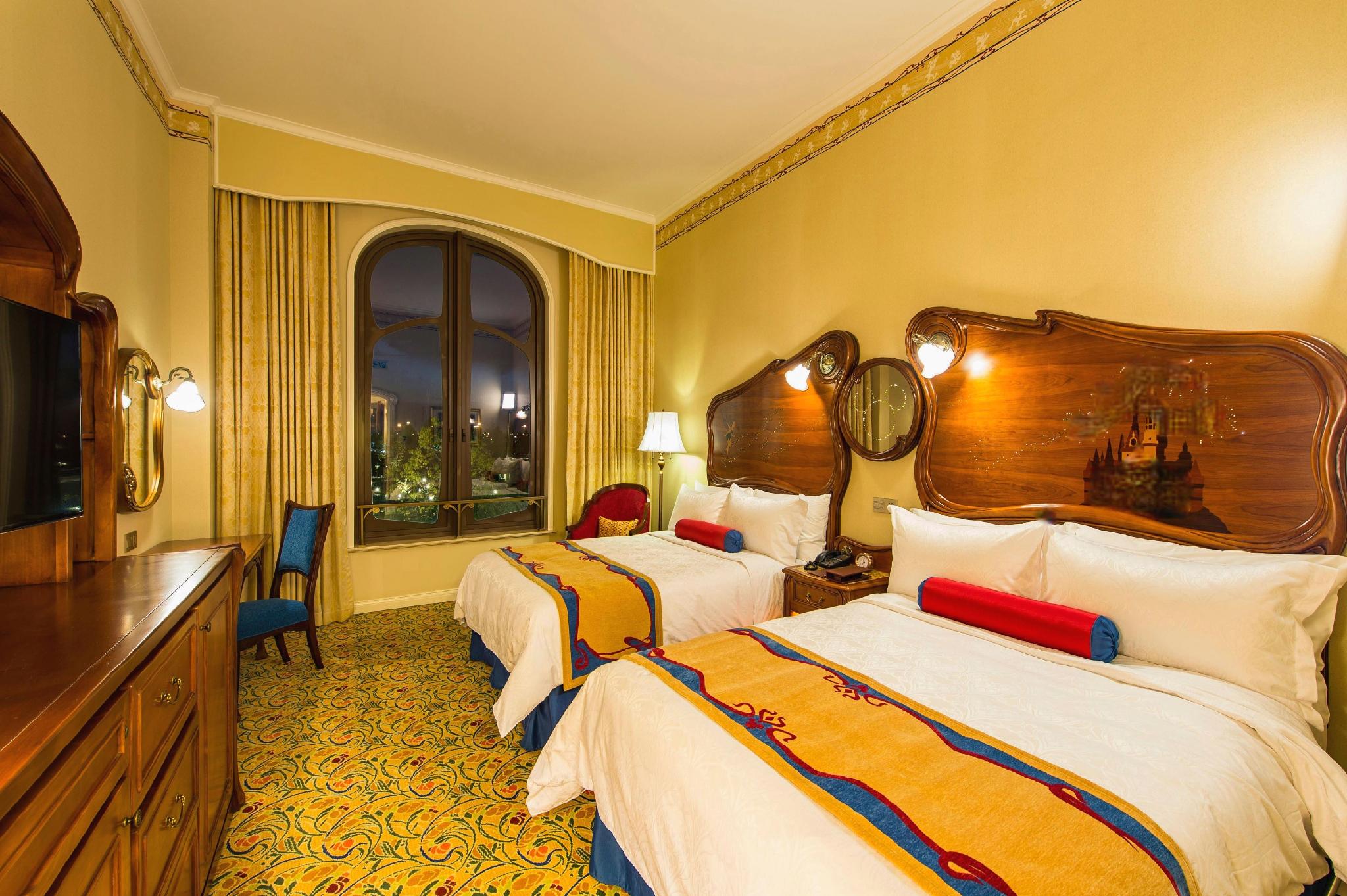 Disneyland Hotel 15/36