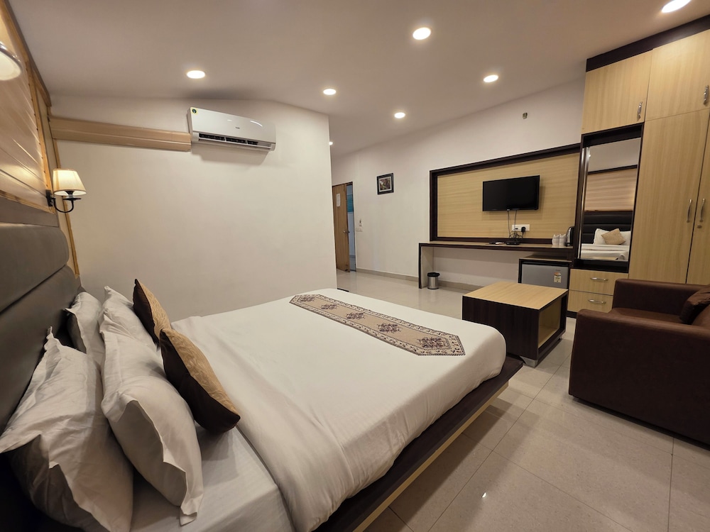 Hotel Rajpur Heights 9/50