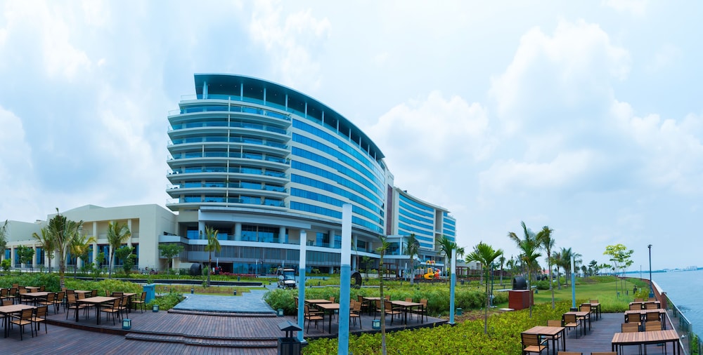 GRAND HYATT KOCHI BOLGATTY 5/71