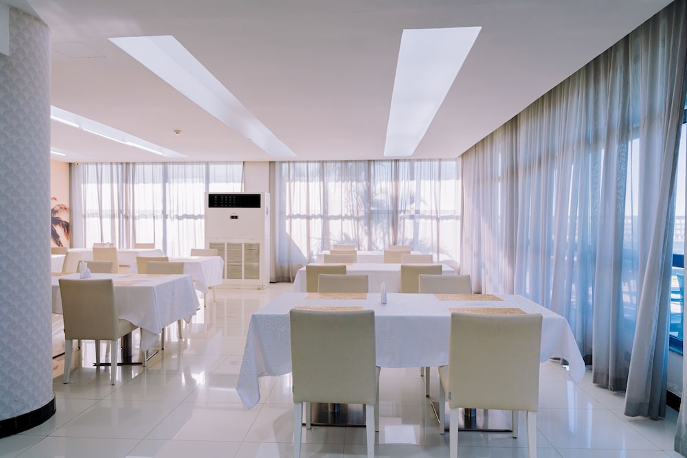 Beira Terrace Hotel 35/50