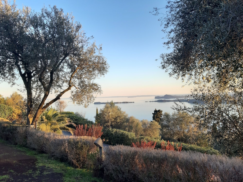 Domina Borgo Degli Ulivi 53/71