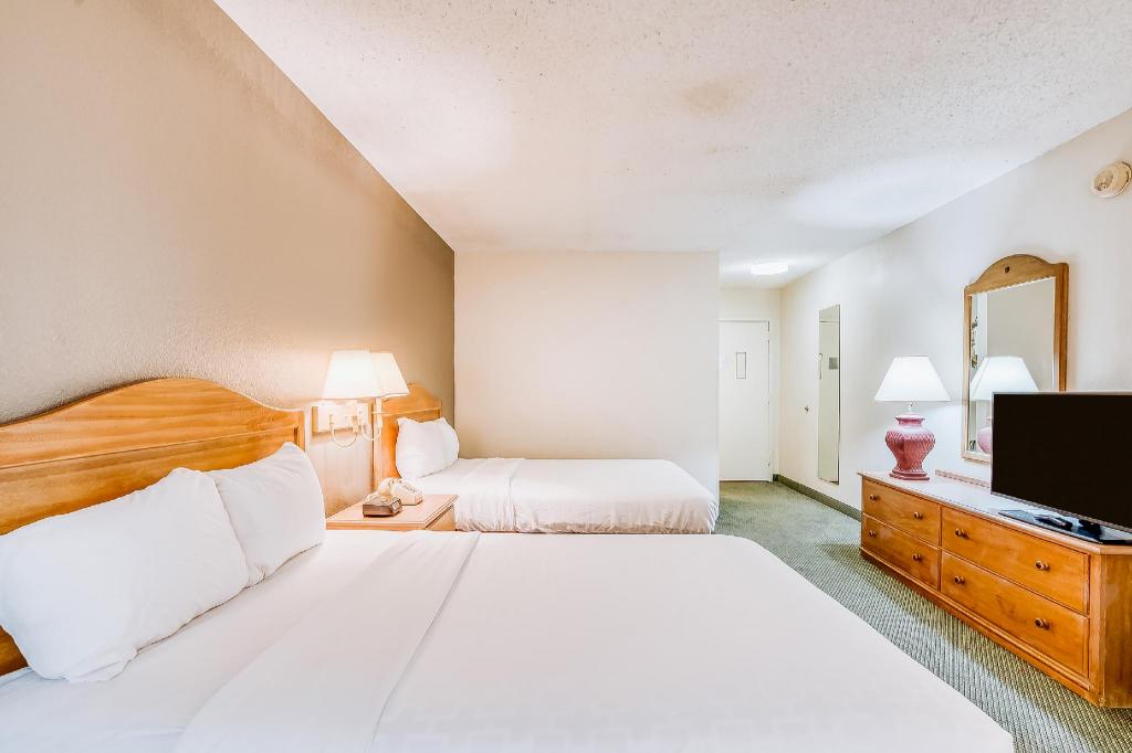 Room, 2 Double Beds, Smoking