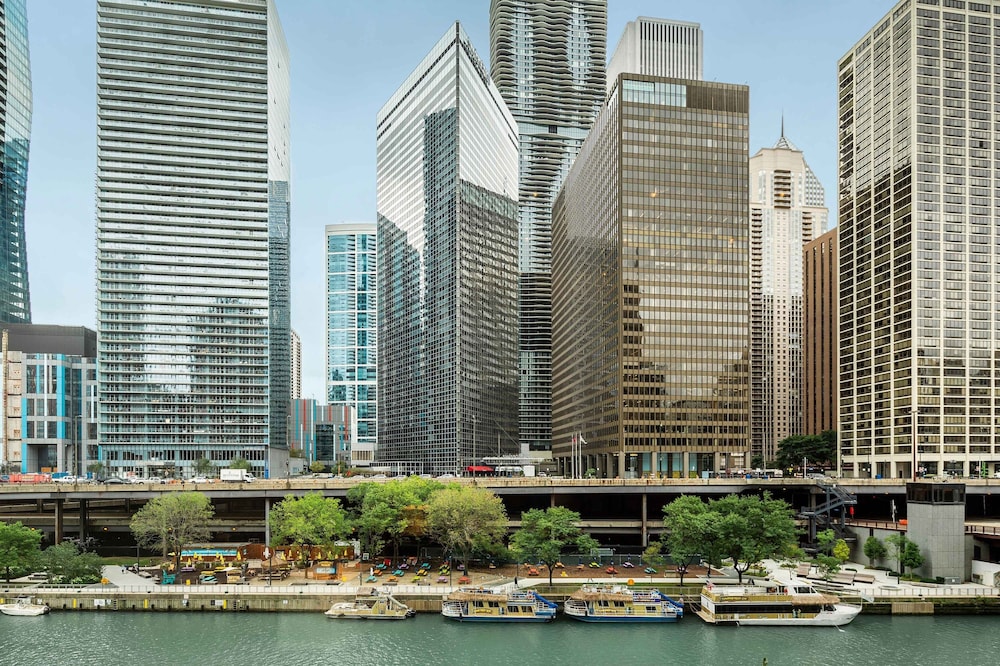 Sheraton Grand Chicago Riverwalk 12/62
