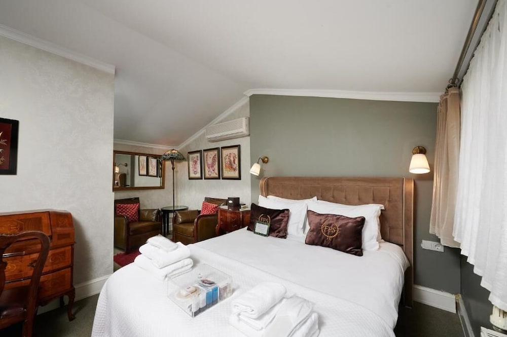 2 BEDROOMS, LUXURY, PENTHOUSE, CITY VIEW, BALCONY