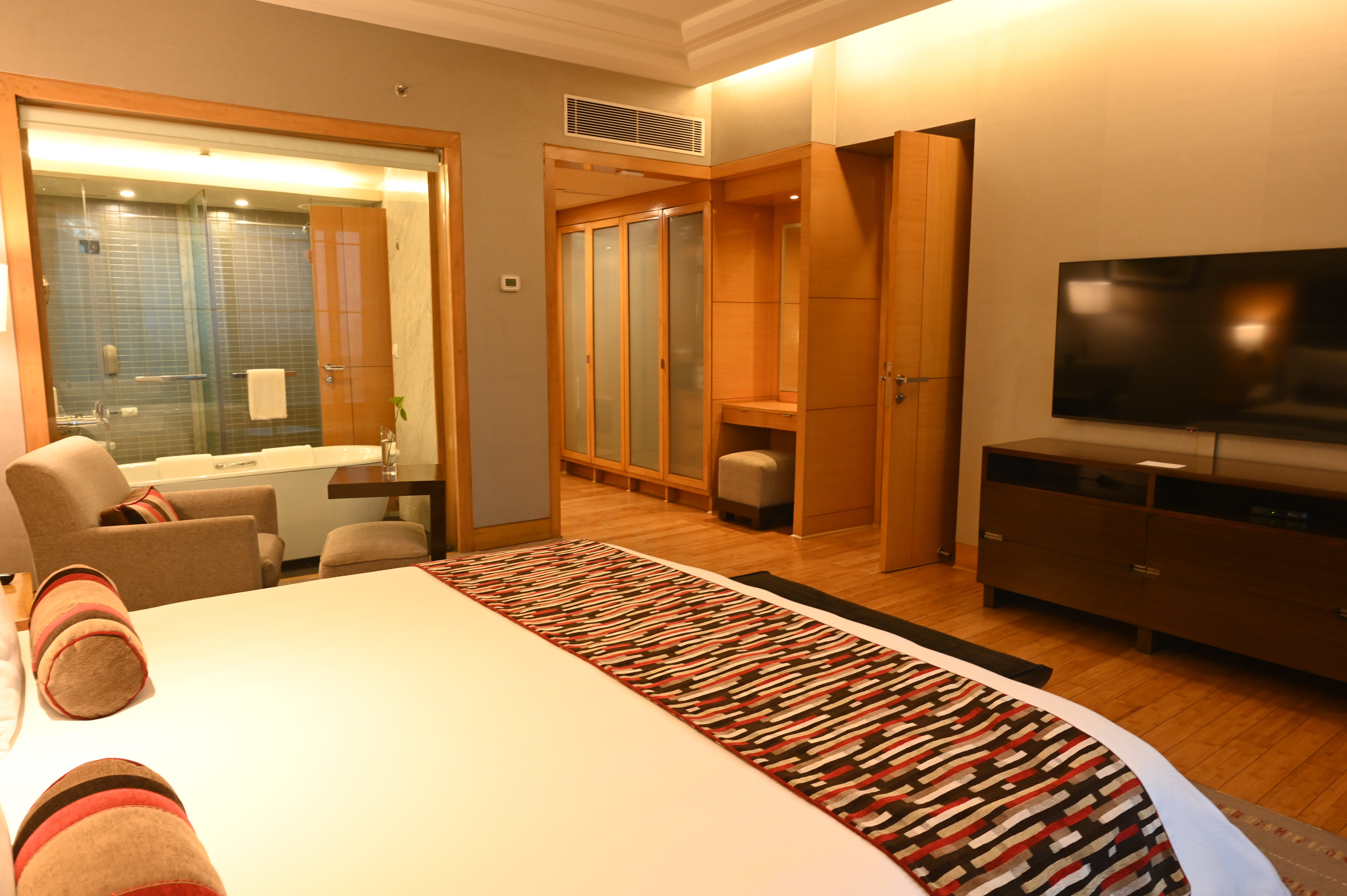 Crowne Plaza Gurgaon 37/82