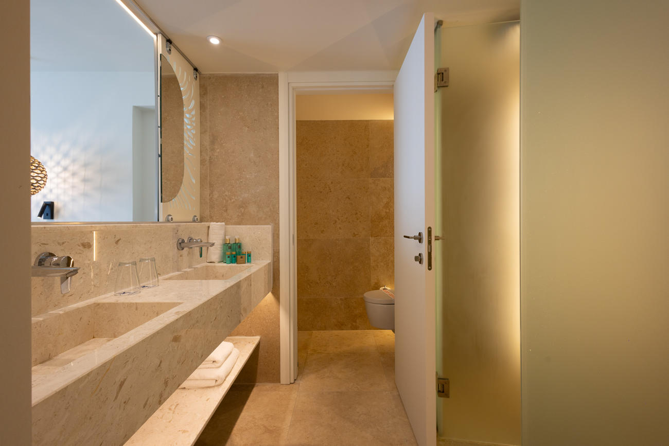 Pegasos Deluxe Beach Hotel 112/113