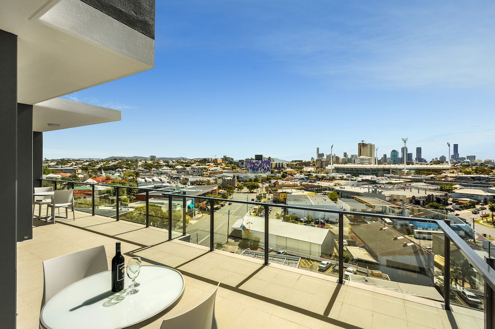 QUEST WOOLLOONGABBA 24/27