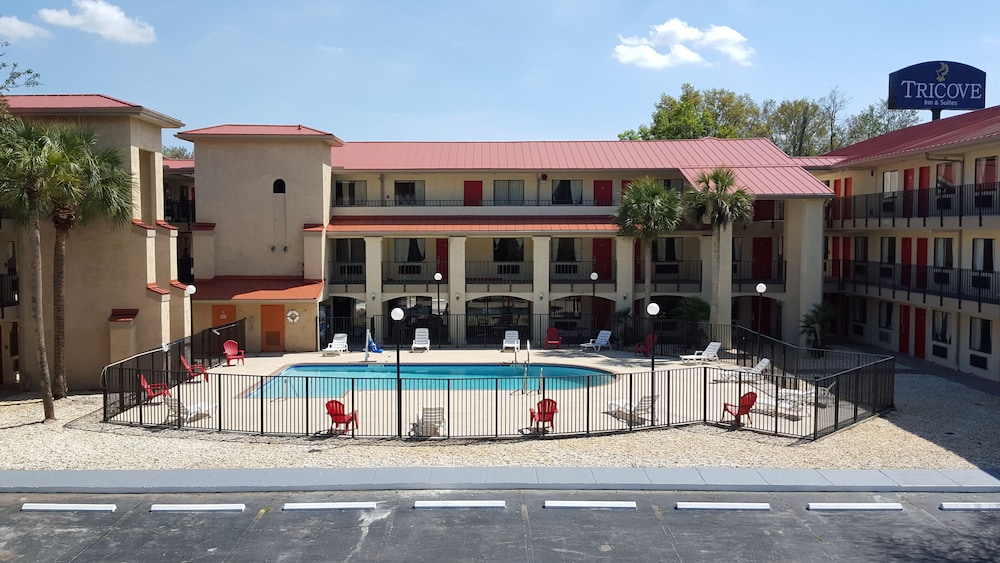 Tricove Inn and Suites 5/36
