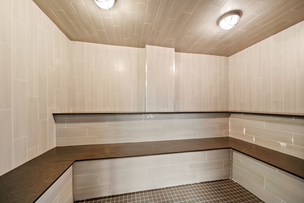 Guest House Inn And Suites 17/46