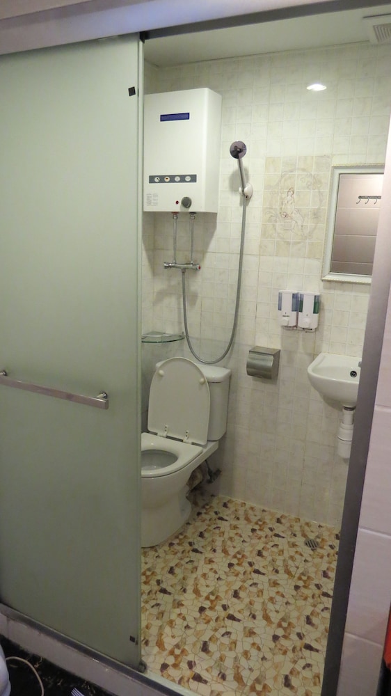 Melbourne Hostel 30/32