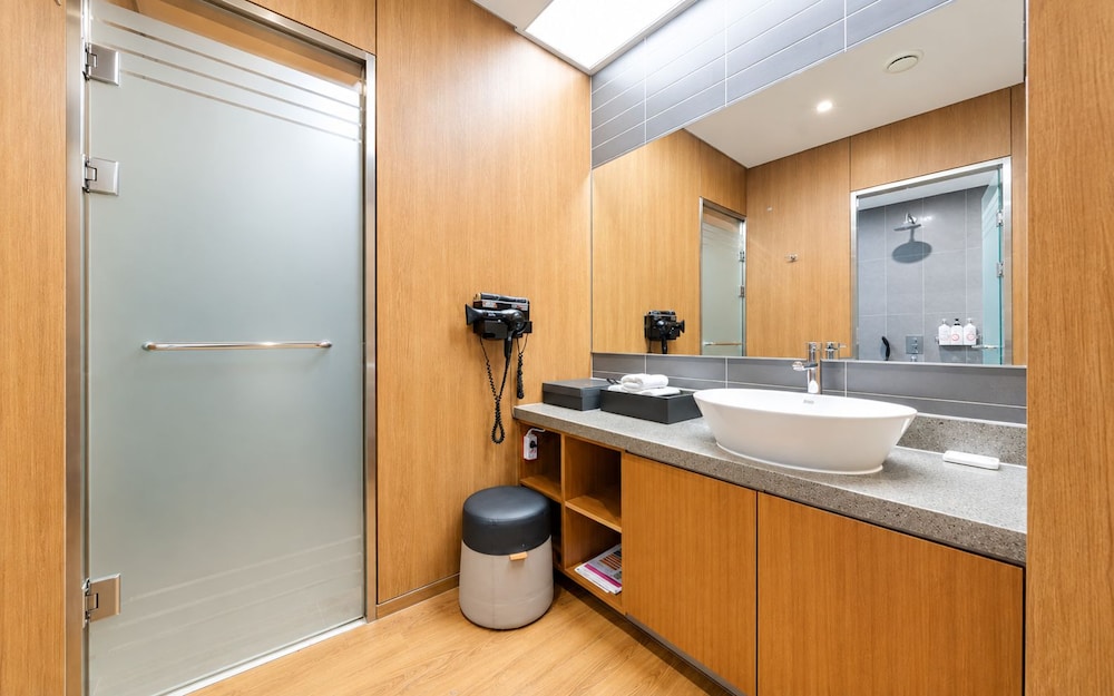 Hotel M Place 52/53