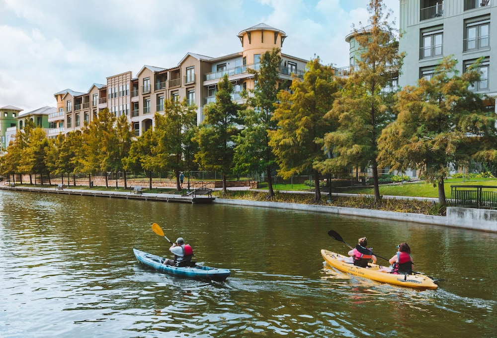 Hyatt Centric the Woodlands 60/63