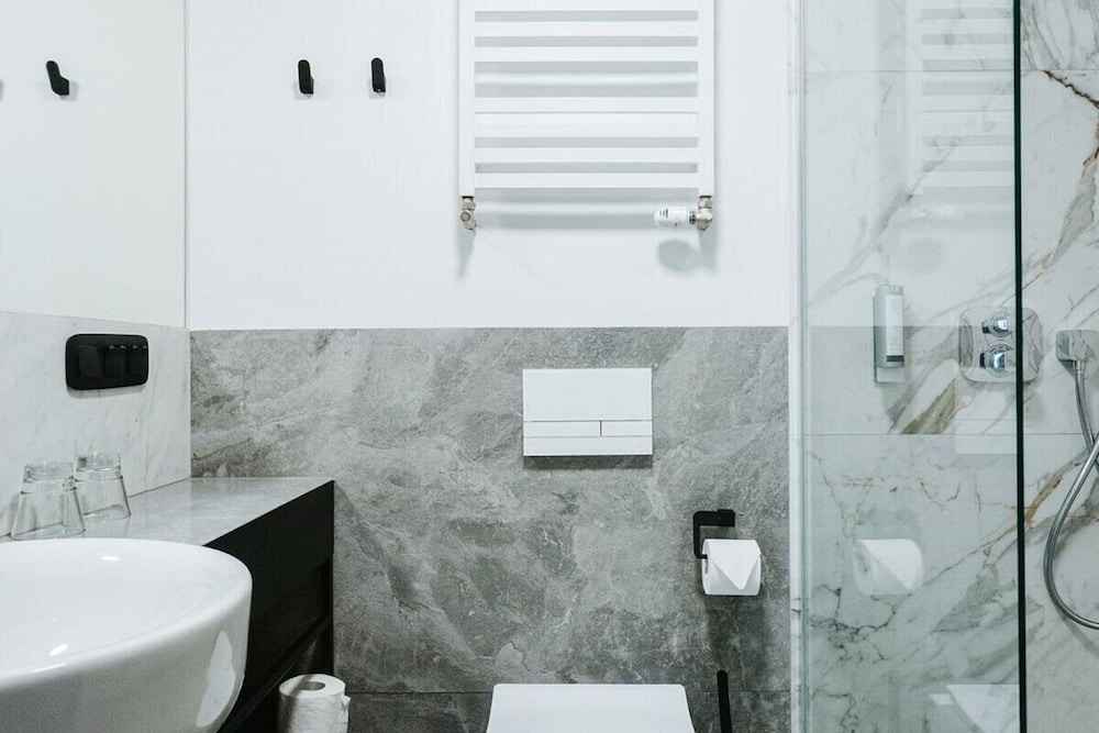 Garden Square Hotel 47/50