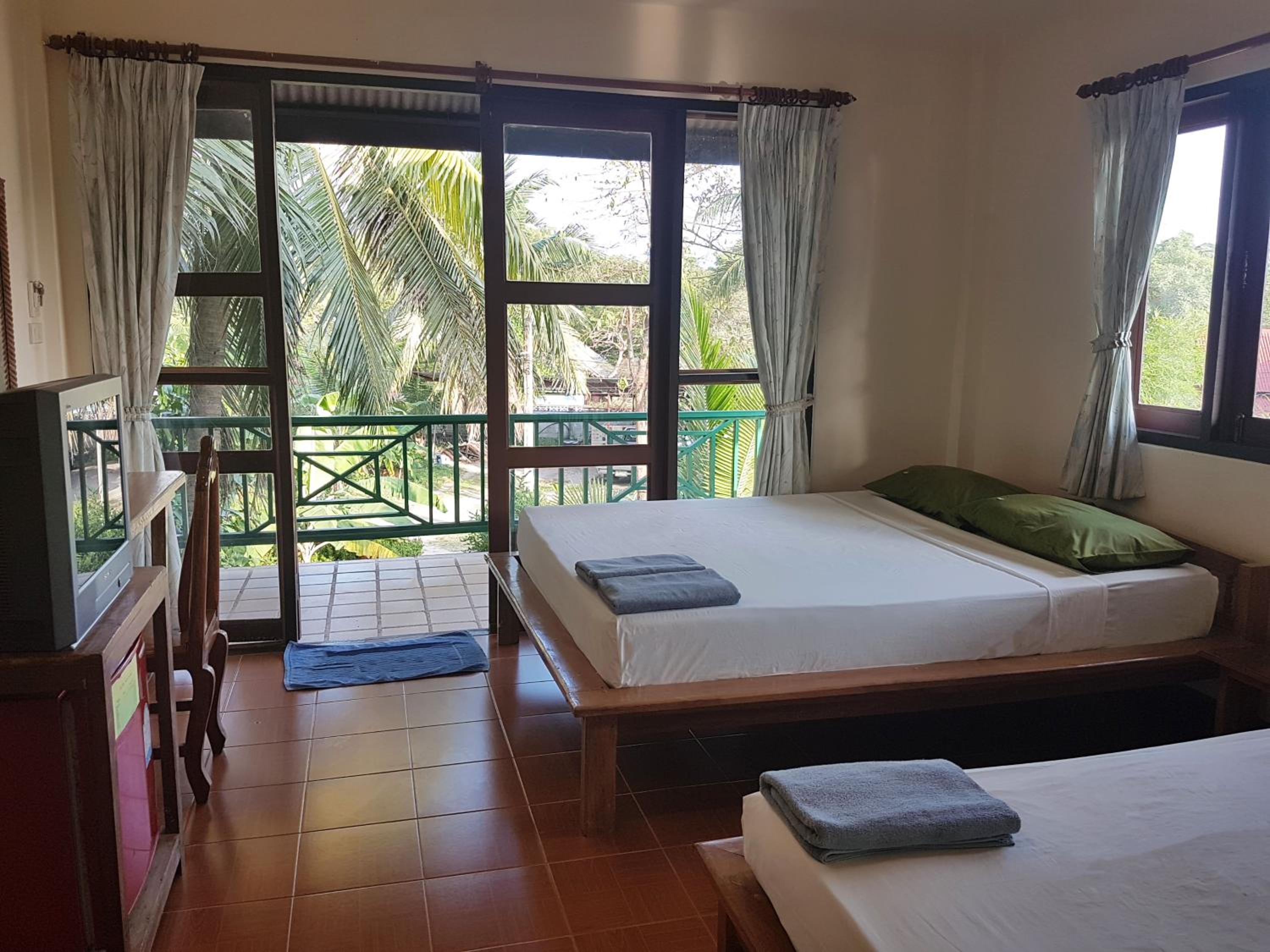 Garden, Superior, 1 Double and 1 Single Bed