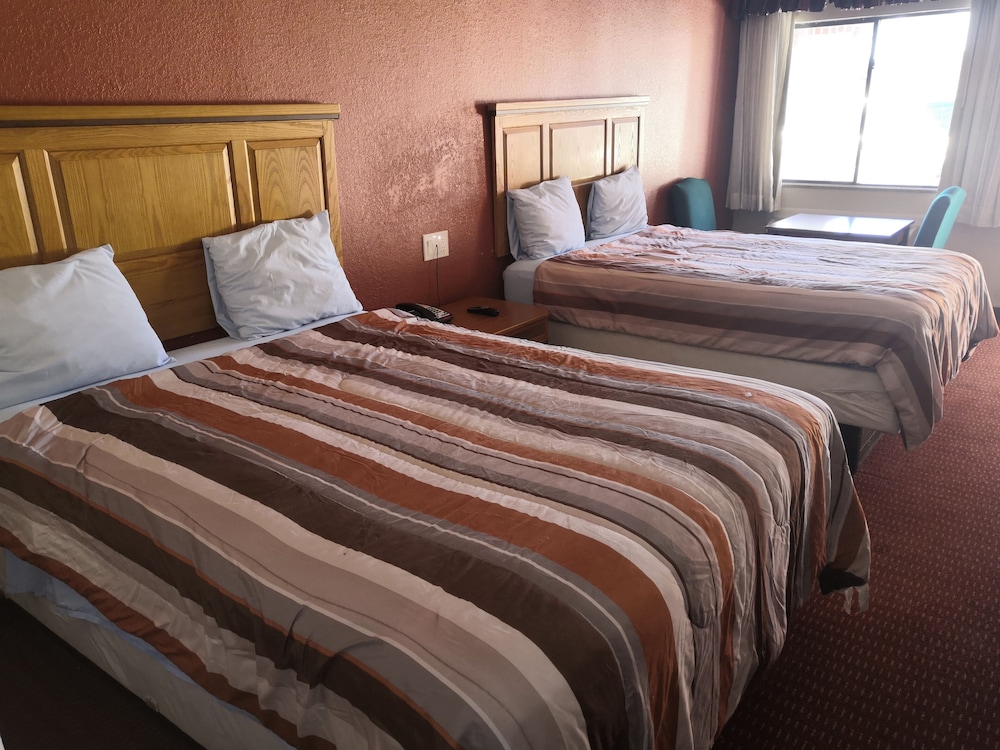 ROOM, DOUBLE BED