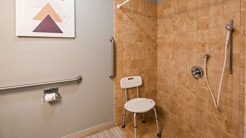 Best Western Plus New Cumberland Inn & Suites 33/35