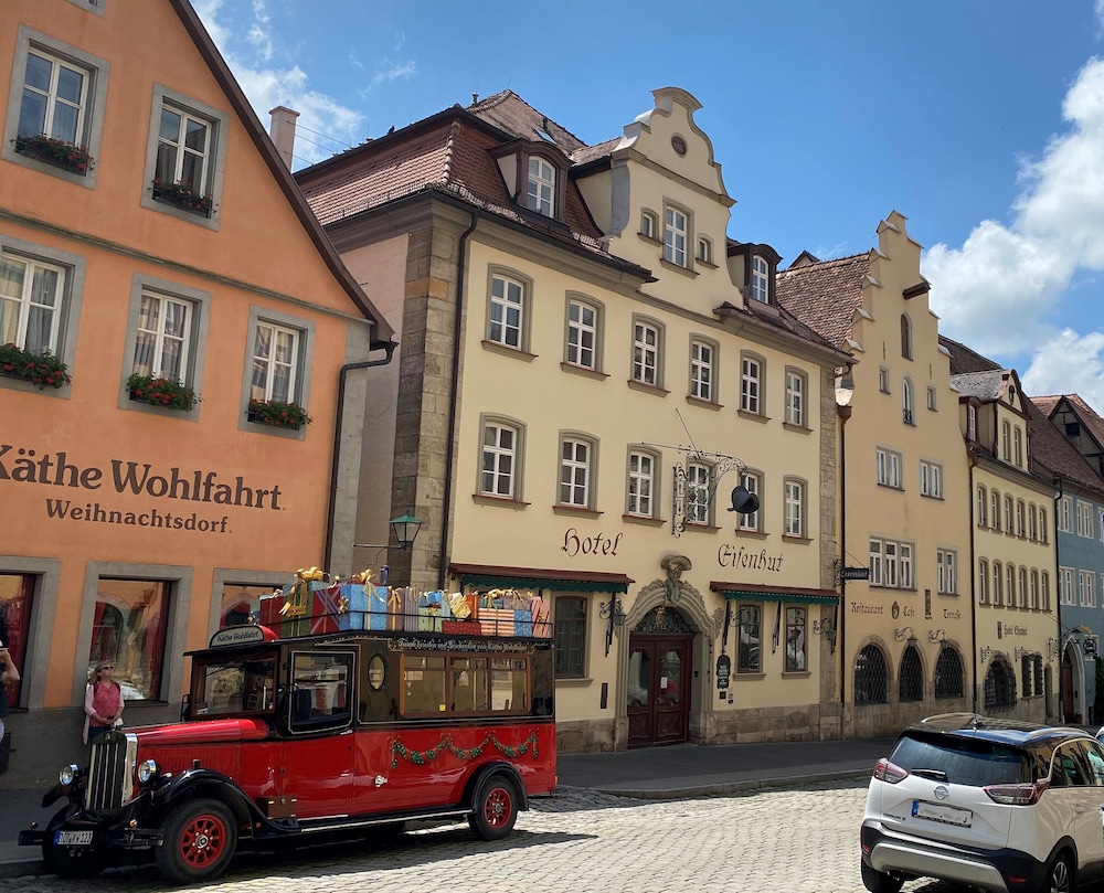 Eisenhut Hotel 39/46