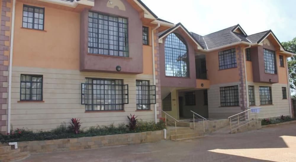 Davis Court Nyeri 3/23