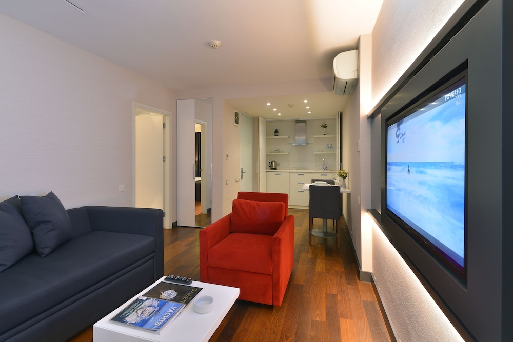 Nish Istanbul Suites 11/23