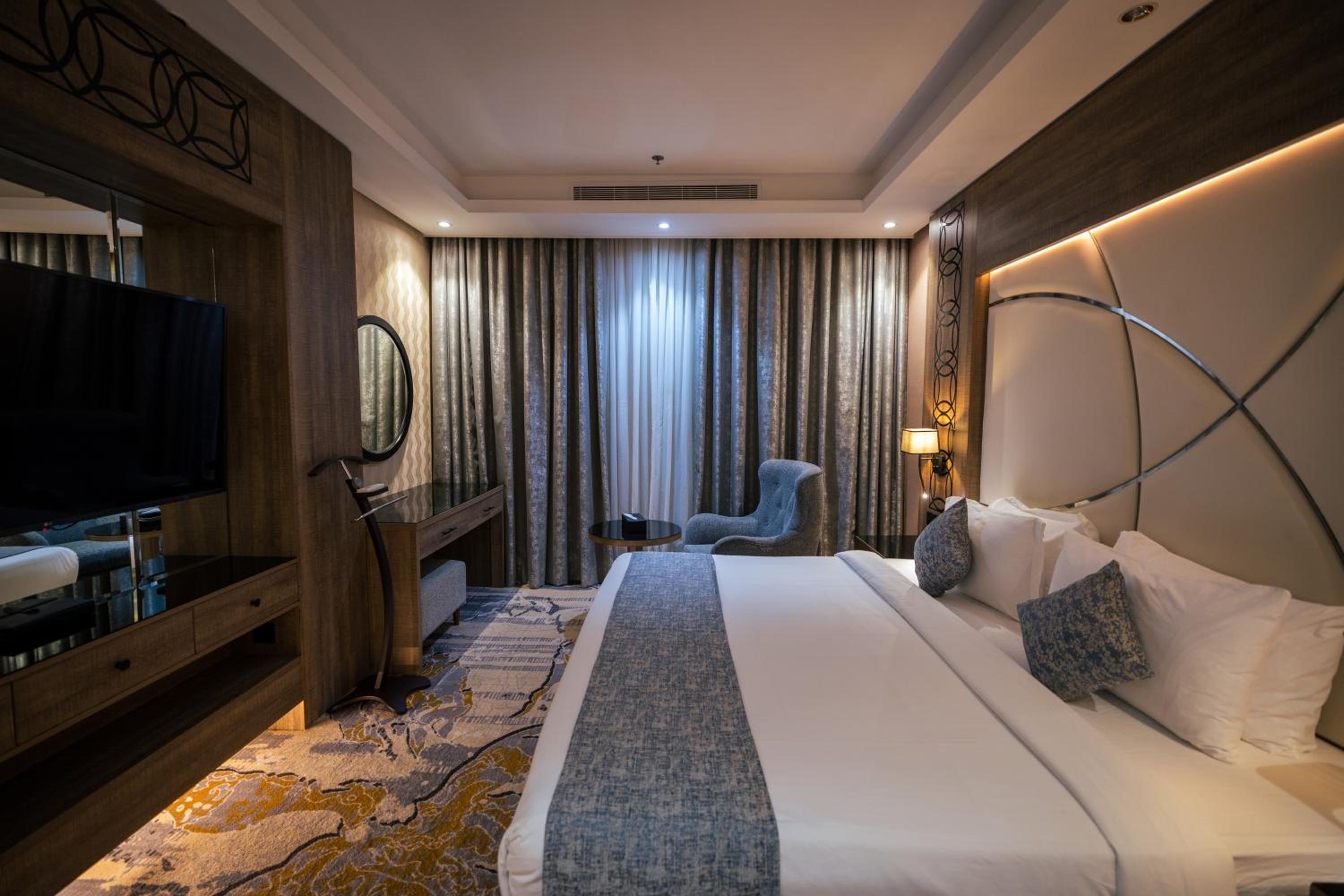 فندق ميرنيان(Mirnian Hotel) 12/40
