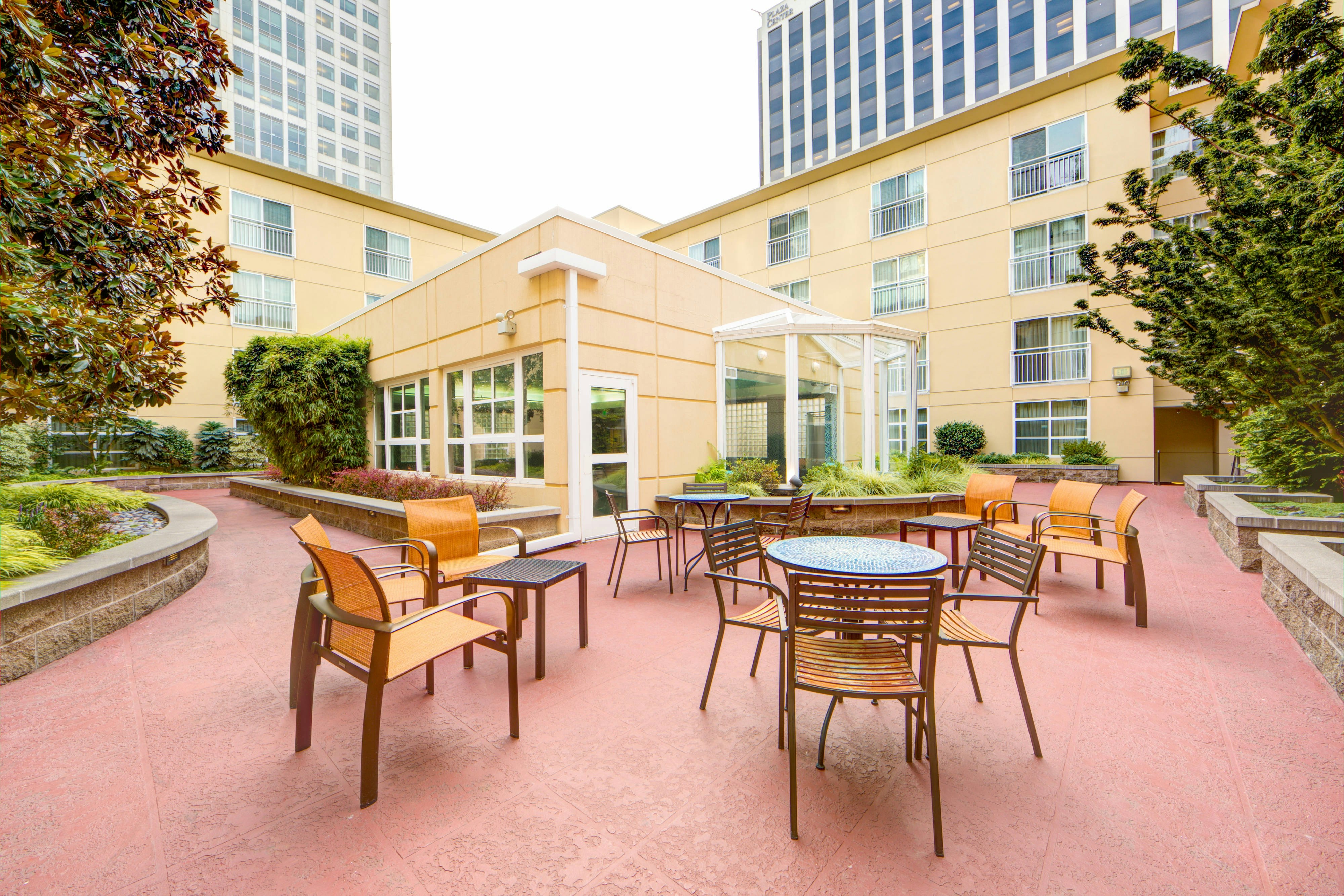 Courtyard by Marriott Seattle Bellevue/Downtown 24/38
