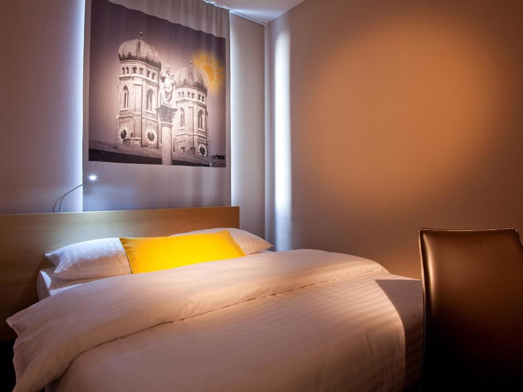 Room, Single, Double Bed