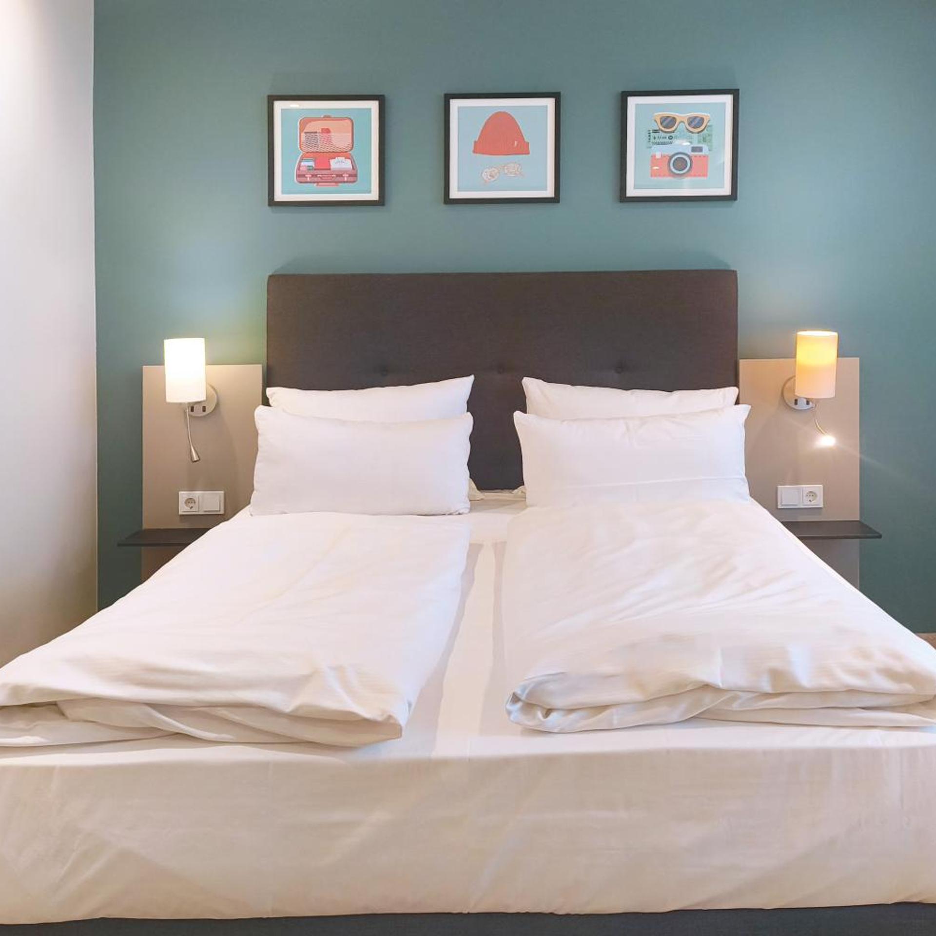 Premium, Family, Twin Beds, Queen Bed