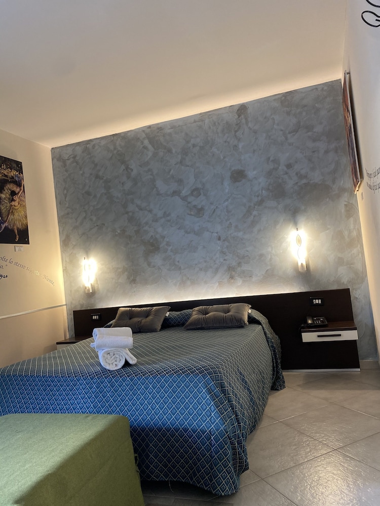 Hotel Maison Degas 47/67