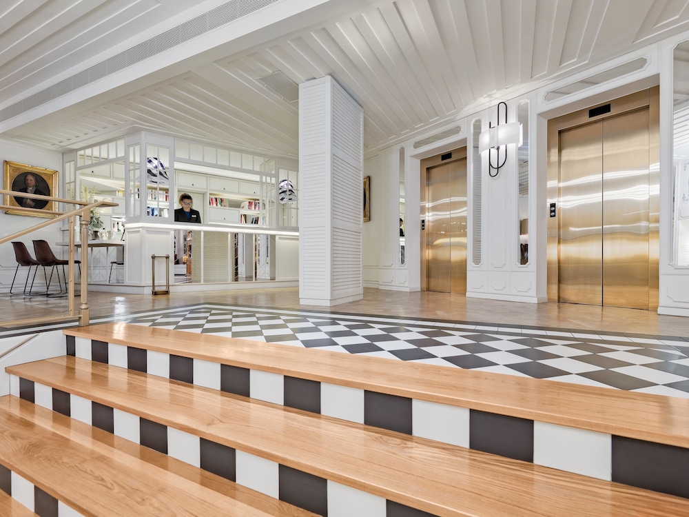 Lobby at H10 Duque de Loule, LISBON