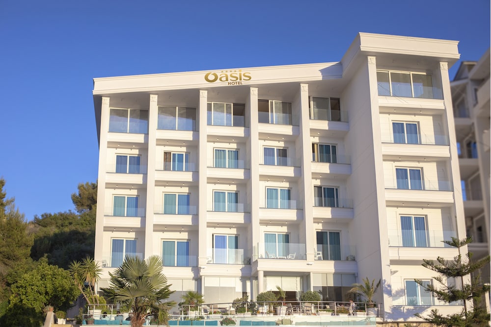 Hotel Oasis 5/50