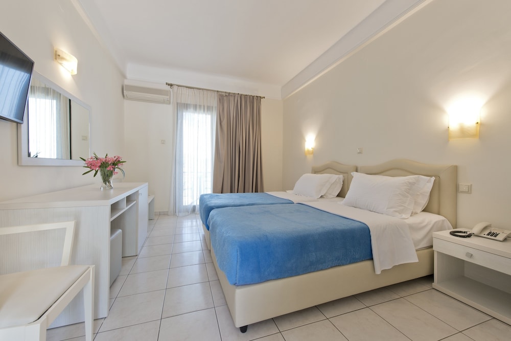 Tosca Beach Hotel 9/50