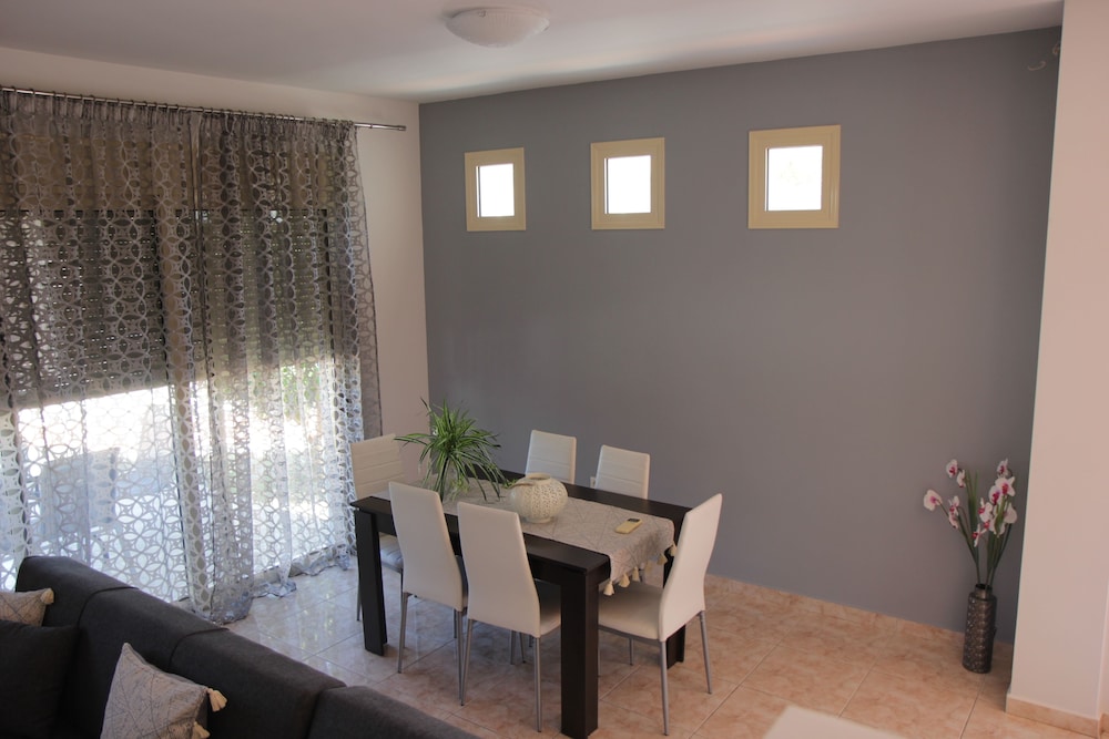Platoni Elite Apartments 28/50