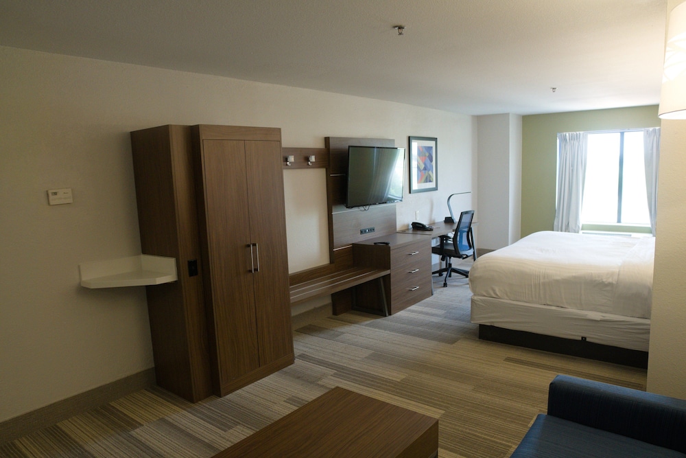 Holiday Inn Express Hotel And Suites Douglas 22/60