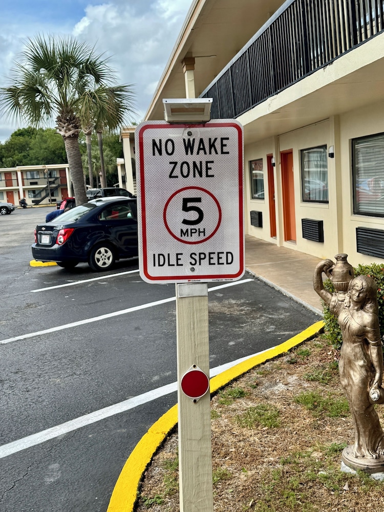 Hole Inn the Wall Hotel - Sunset Plaza - Fort Walton Beach 39/50