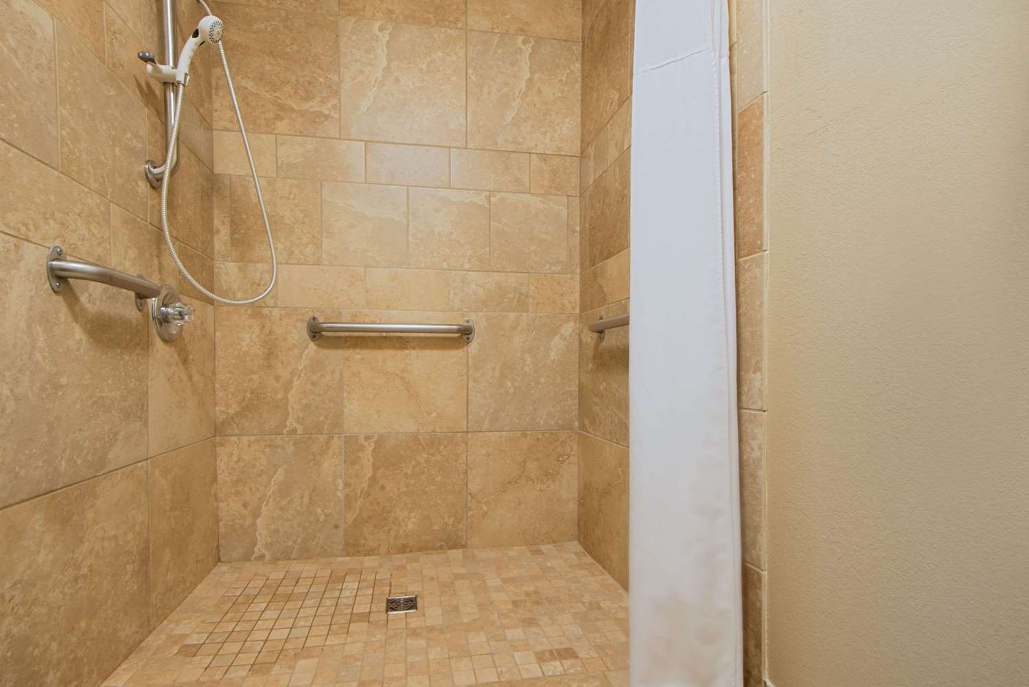 Quality Inn Fairfield, IA 10/18