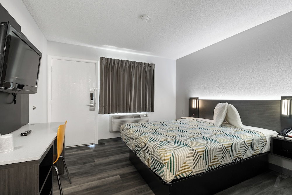 Motel6 San Diego, CA - North 19/61