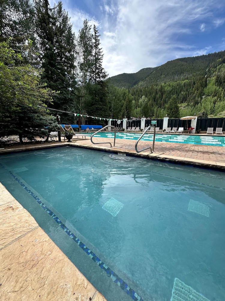 Vail Racquet Club Townhomes &amp; Condominiums thumb 4