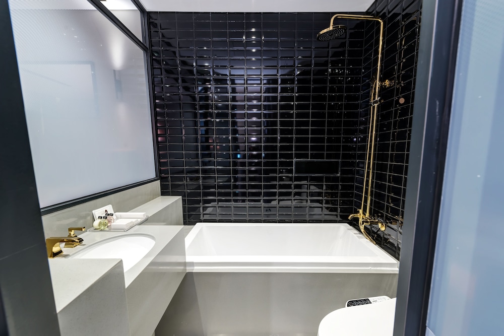 HOTEL THE DESIGNERS DDP 20/53