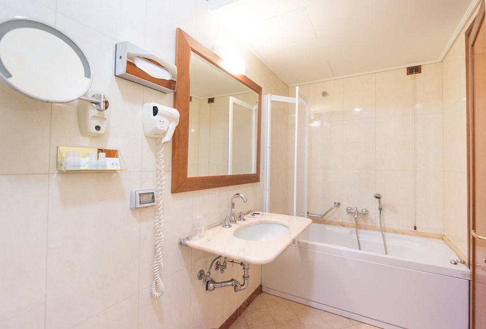 Diana Park Hotel 44/45