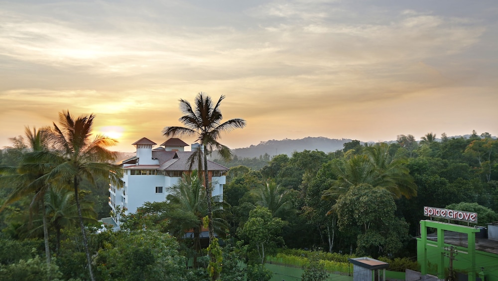SPICE GROVE HOTELS AND RESORTS 35/39