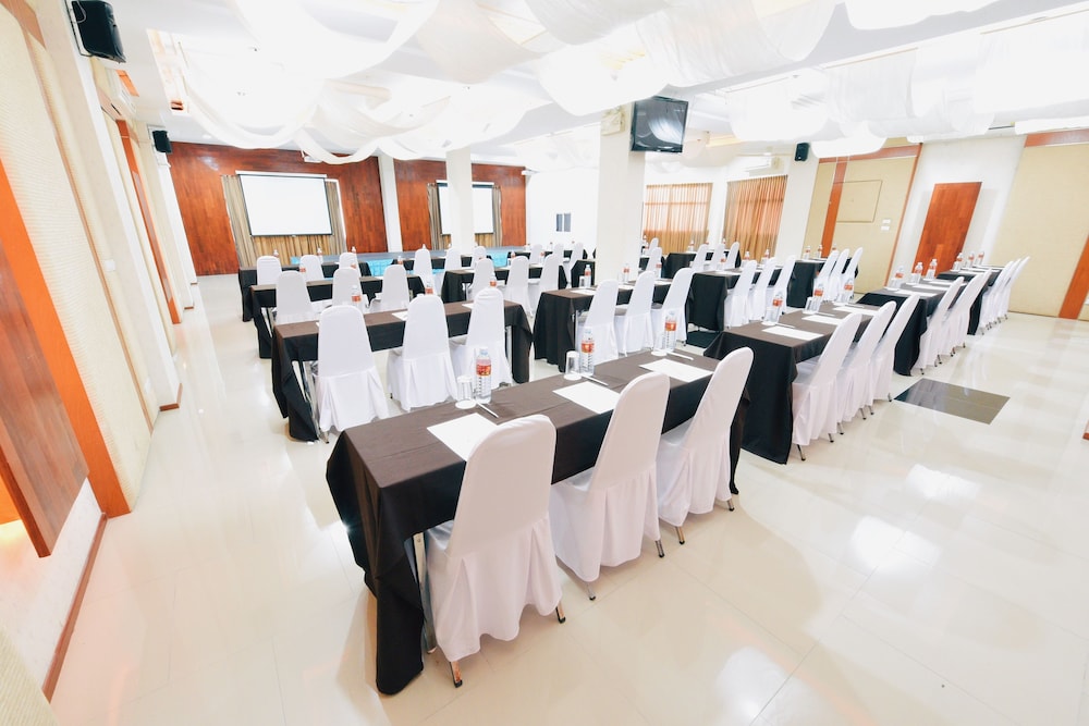 GLORY PLACE HUA HIN HOTEL 62/70