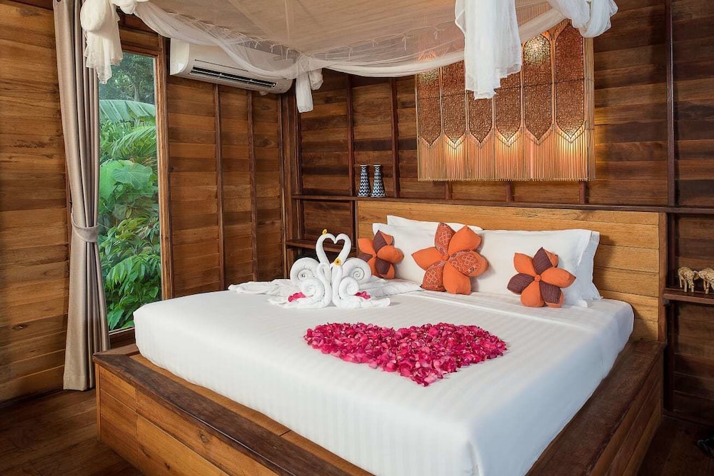 Serendipity Beach Resort Koh Lipe 10/49