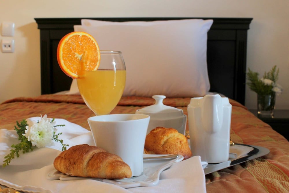 Famissi Eden Hotel 43/47