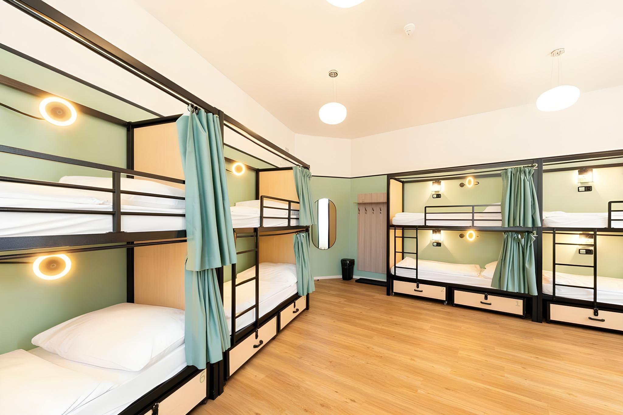 Female Dorm, Female Only, Basic, 8 Beds