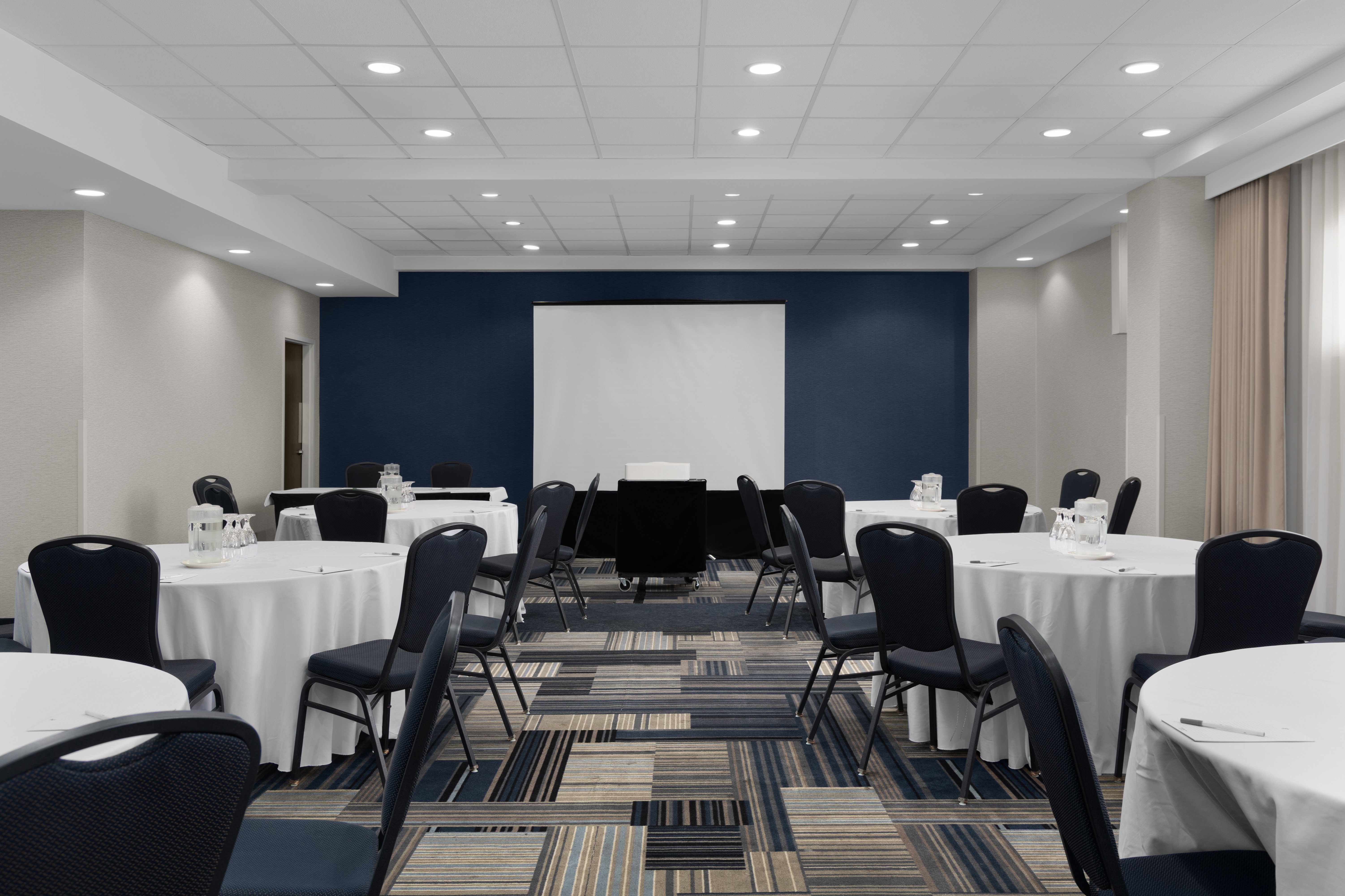 Holiday Inn Ottawa East 66/76