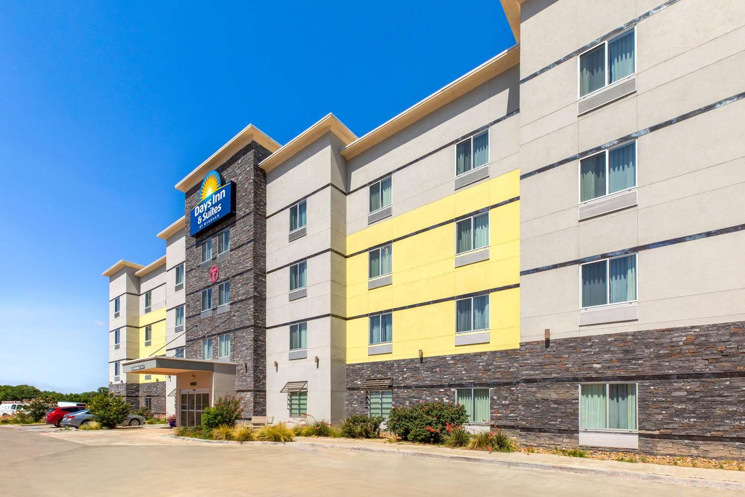 Days Inn & Suites by Wyndham Lubbock Medical Center 6/54