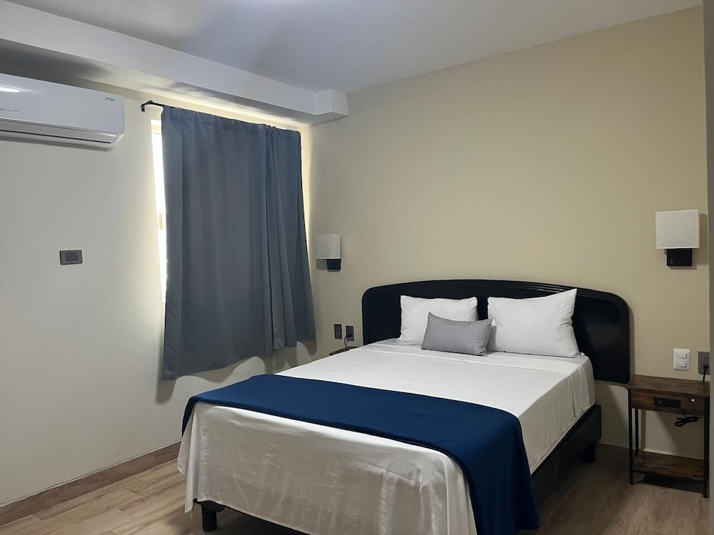 Hotel Plaza Del Arco 20/50