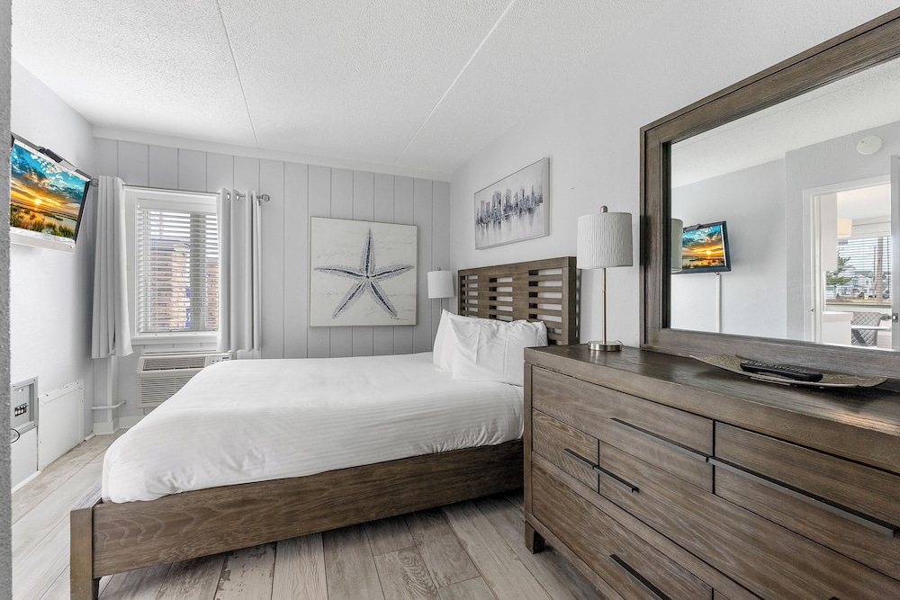1 Bedroom, Suite, Queen Bed, Sofa