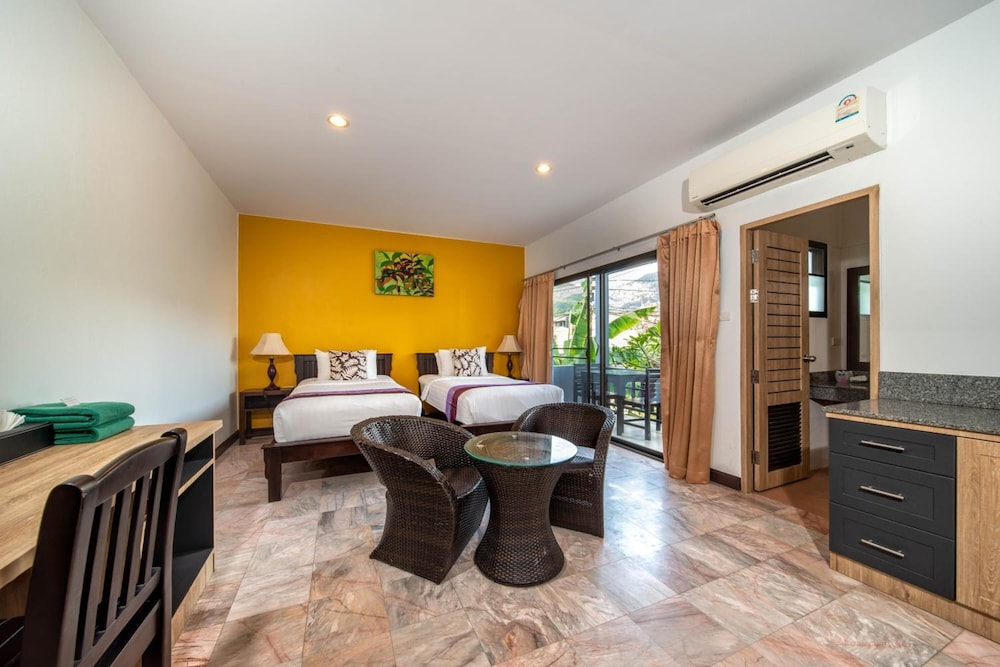 Kamala Beachfront Apartment 33/70