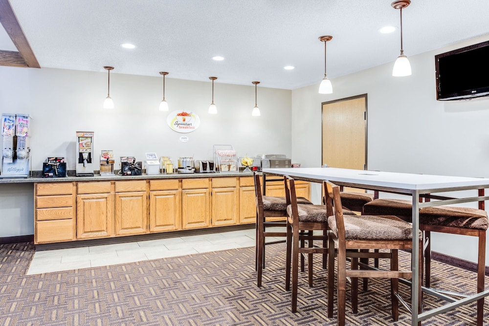 Super 8 By Wyndham Green Bay Near Stadium 23/28
